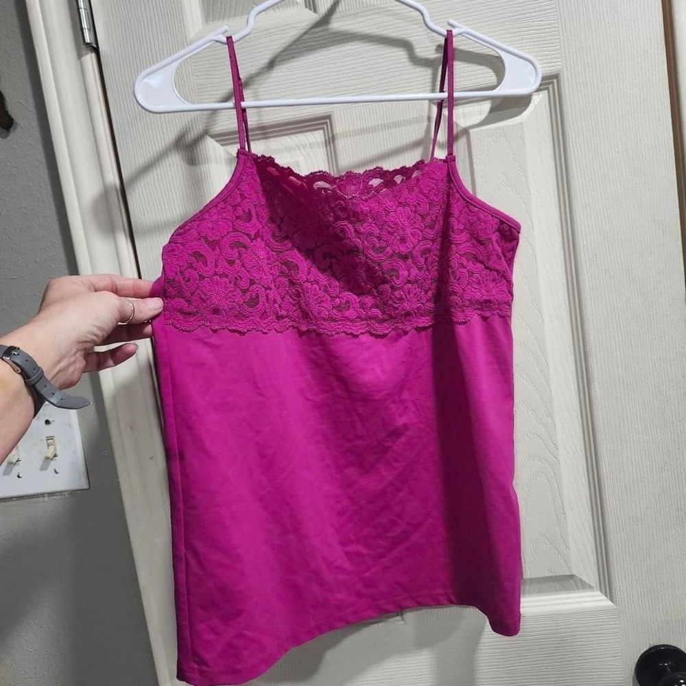 Pink lace cami‎ tank with adjustable straps